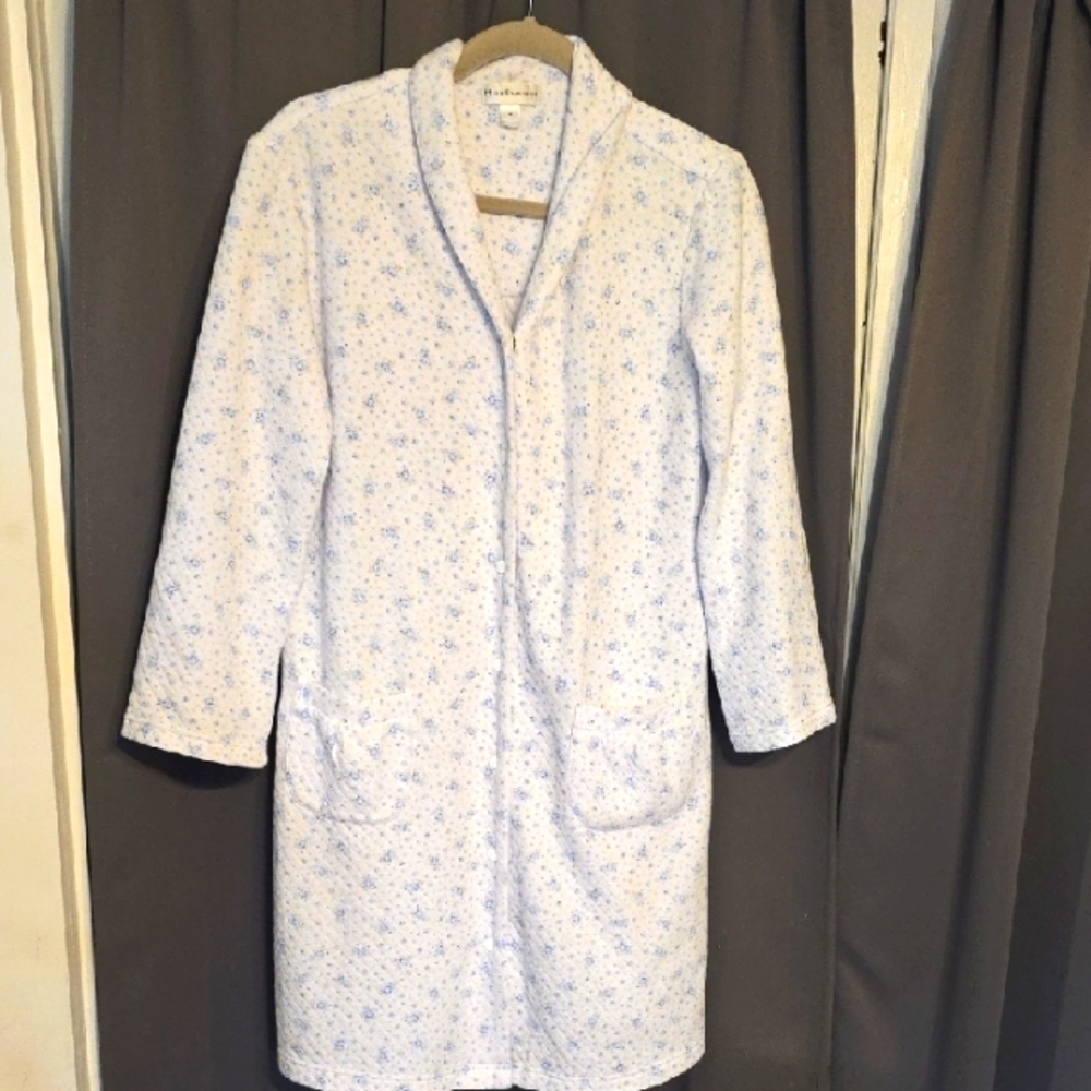 Miss Elaine Womens Robe Floral Snaps Pockets Quilted Grannycore Cozy Sz M EUC